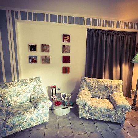Bed and Breakfast Le Pinette Ameglia Exterior foto