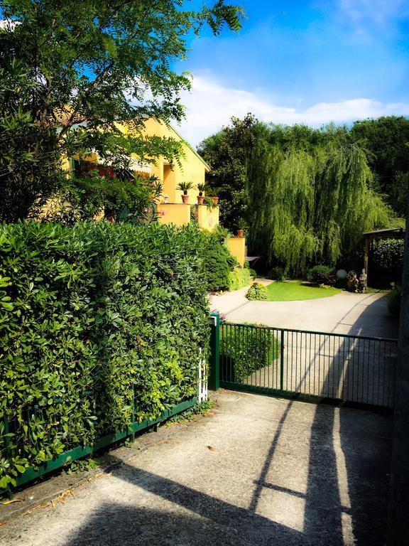 Bed and Breakfast Le Pinette Ameglia Exterior foto