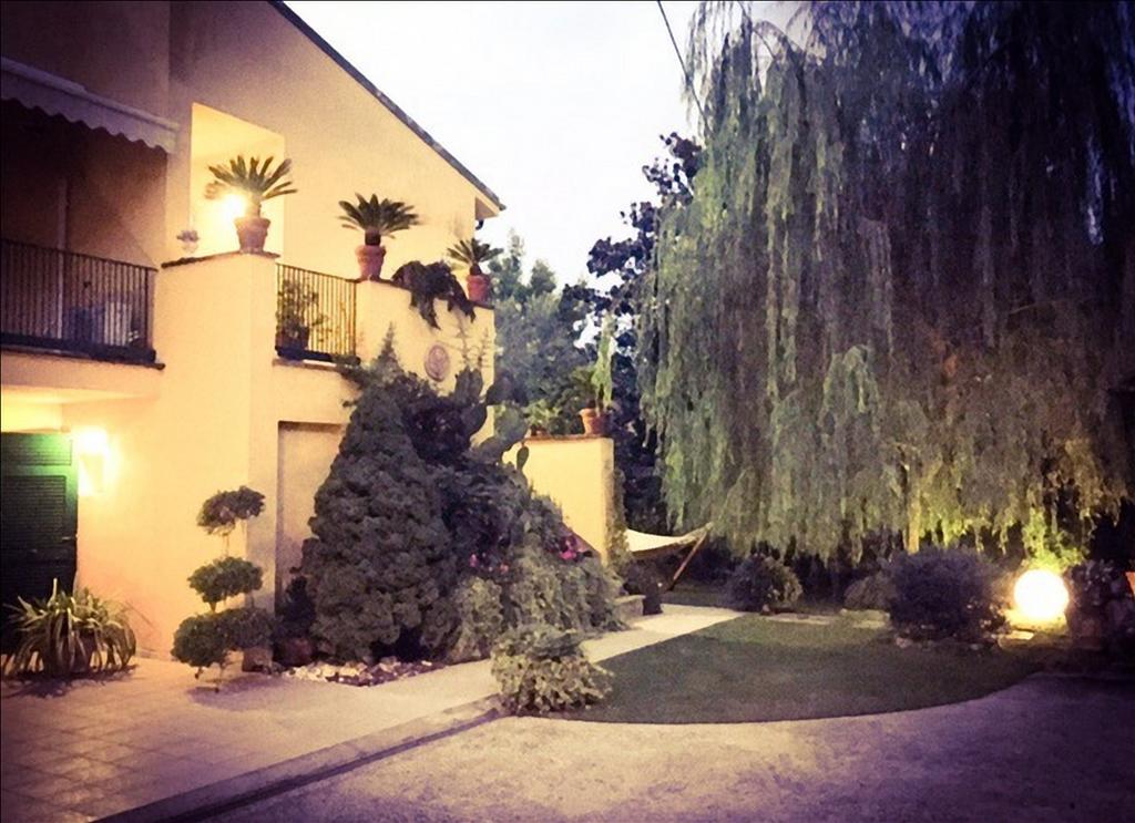 Bed and Breakfast Le Pinette Ameglia Exterior foto
